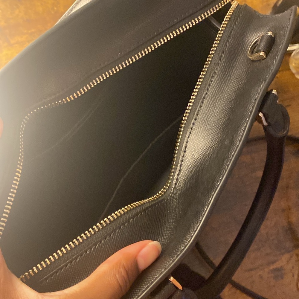 Black Kate Spade M Purse• - Picture 6 of 7